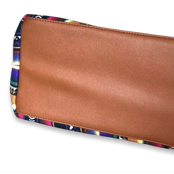 ONE LEFT! Gorgeous Vibrant Spacious Aztec Print Zippered Tote - Picture 10 of 13